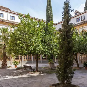 κάντε κράτηση εδώ
