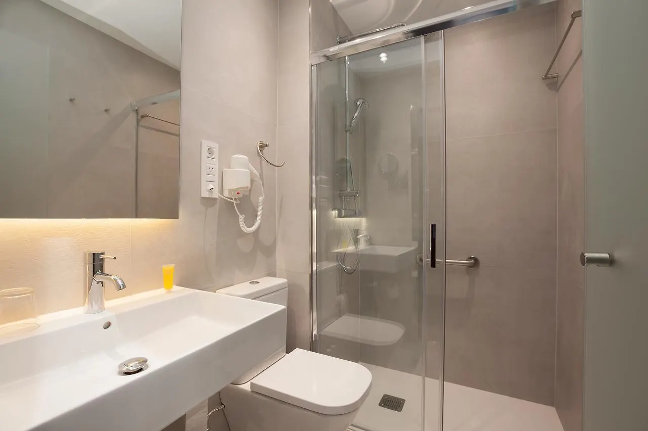 Hostal Centric Barcelona 2*,  Spain