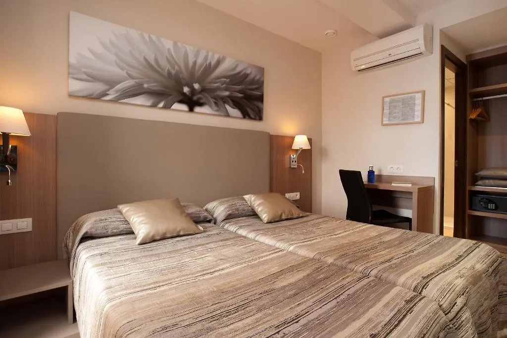 Hostal Centric Barcelona 2*,  Spain