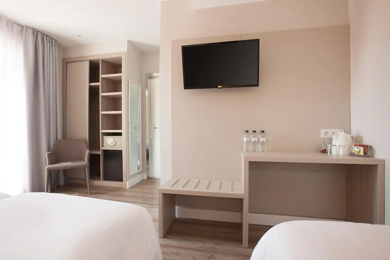 Hostal Centric Barcelona 2*,  Spain